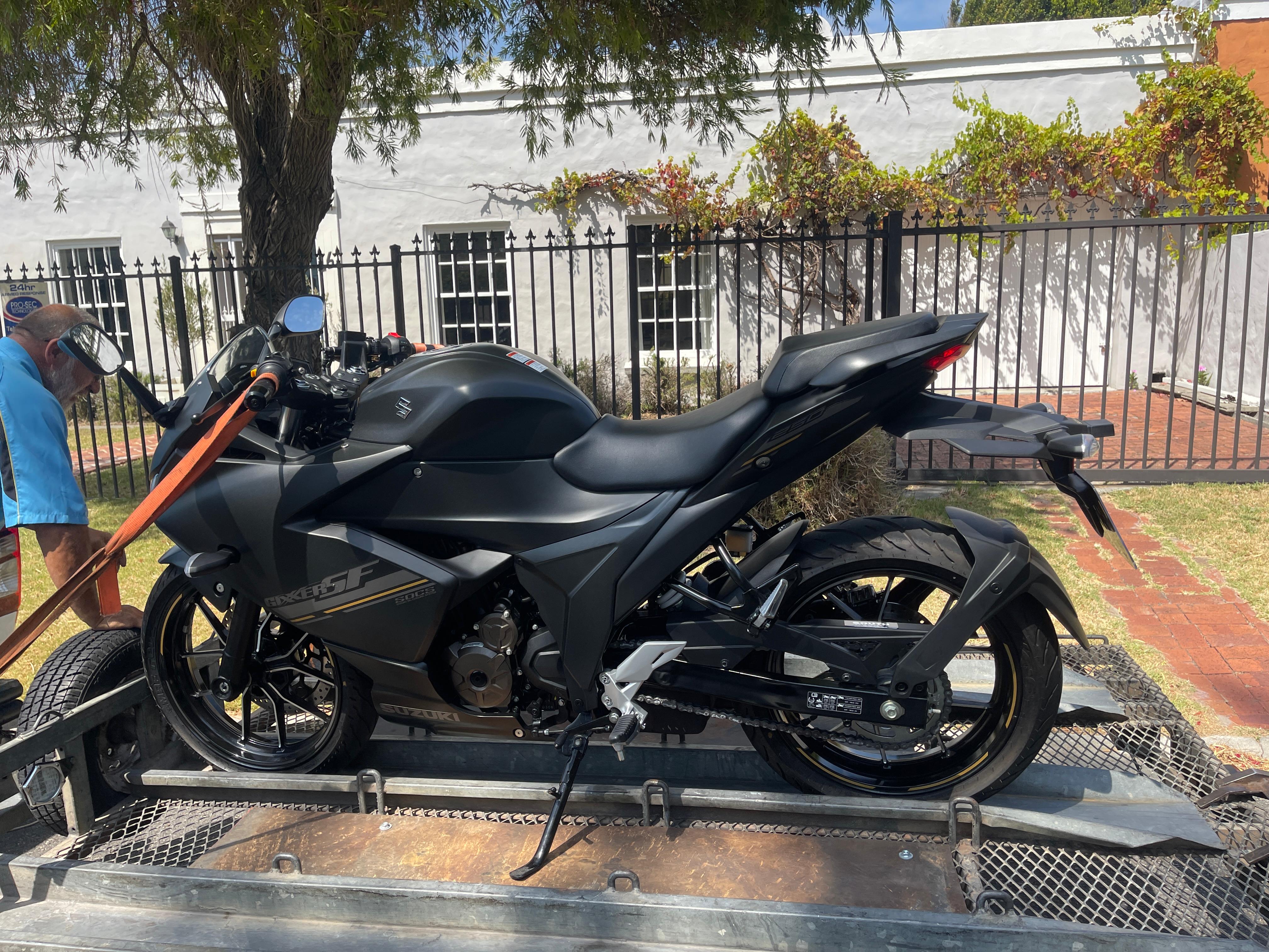 Delivery day — my Suzuki Gixxer 250 arriving